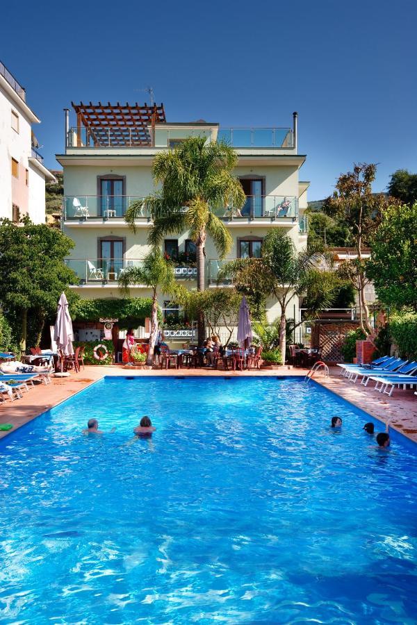 Sorrento Comfort Rooms Con Piscina Exteriér fotografie